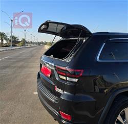 جیپ گراند شیرۆکی